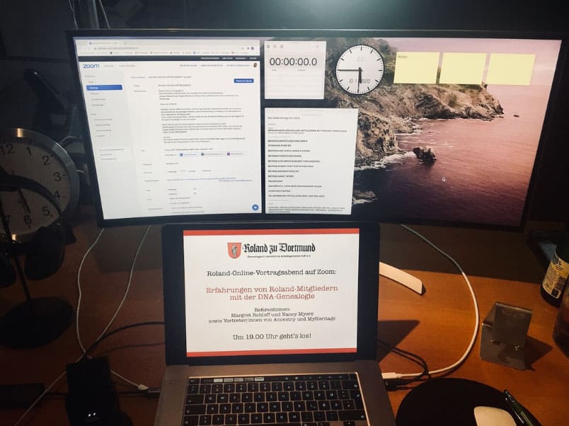 Schaltzentrale des Ahnenforscherstammtisch Unna: Der PC-Arbeitsplatz von Georg Palmüller während eines ZOOM-Meetings