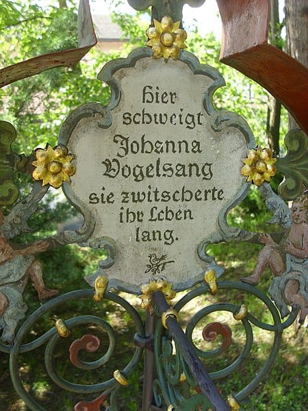 Grabsteine auf bayerischen Friedhöfen