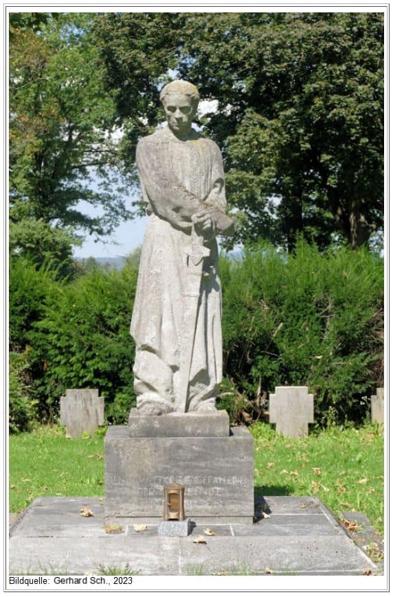 Gedenkstein auf dem Friedhof 