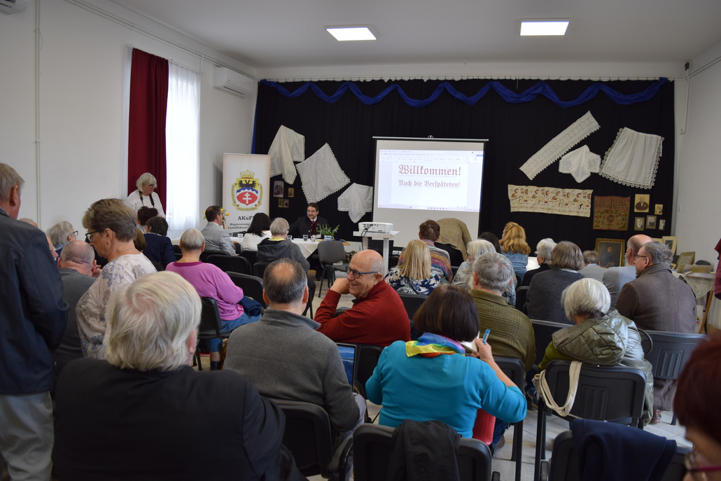 Begrüßung bei den ungarndeutschen Familienforschern in Harkau